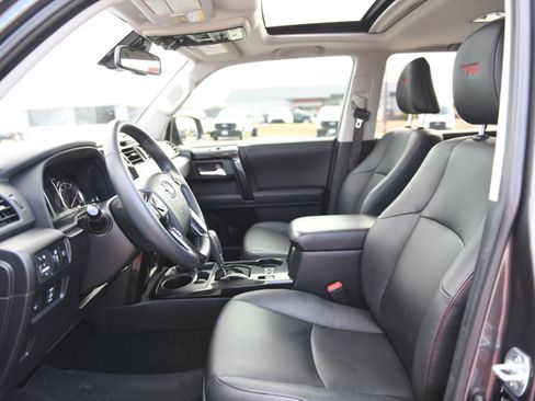 Used 2021 Toyota 4Runner Venture w/ Moonroof Package image 19