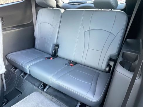 Certified 2023 Buick Enclave Essence w/ Experience Buick Package image 27