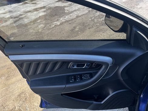 Used 2015 Ford Taurus SEL w/ Equipment Group 201A image 9