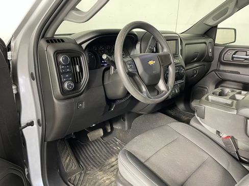 Used 2020 Chevrolet Silverado 1500 Custom w/ Custom Value Package AWD/4WD image 3