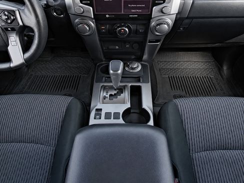 Used 2022 Toyota 4Runner SR5 AWD/4WD image 13