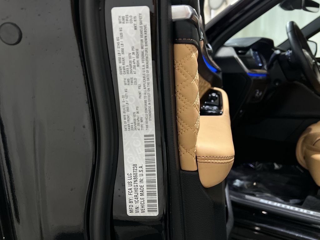 Used 2022 Jeep Grand Cherokee Summit AWD/4WD image 35