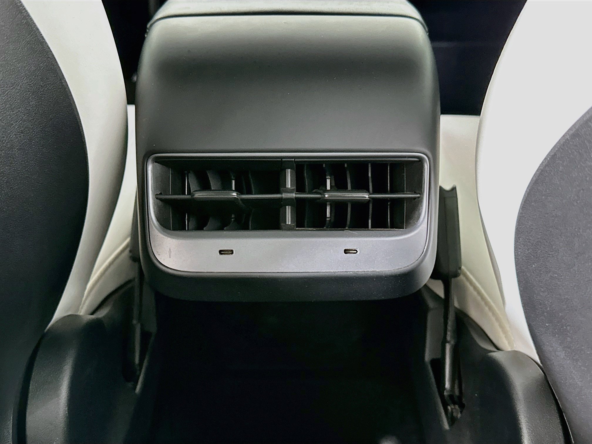 Used 2022 Tesla Model Y Long Range AWD/4WD image 24