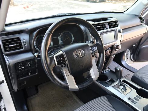 Used 2014 Toyota 4Runner SR5 RWD image 10