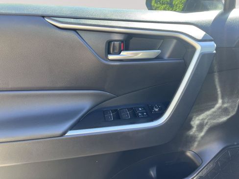 Used 2025 Toyota RAV4 XLE AWD/4WD image 20