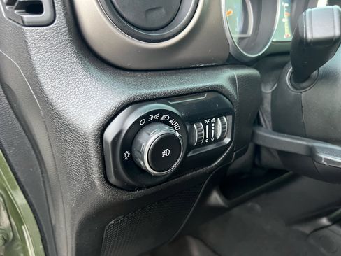 Used 2021 Jeep Wrangler Unlimited Sport image 22