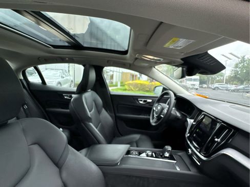 Used 2024 Volvo S60 B5 Core FWD image 31