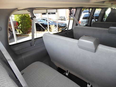 Used 2016 Chevrolet Express 3500 LT w/ LT Preferred Equipment Group image 18