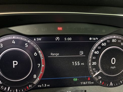 Used 2019 Volkswagen Tiguan SEL Premium image 32