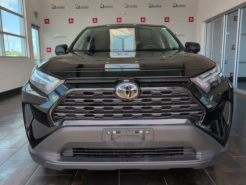 Used 2024 Toyota RAV4 LE AWD/4WD image 3