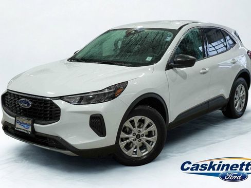 Used 2023 Ford Escape Active image 1