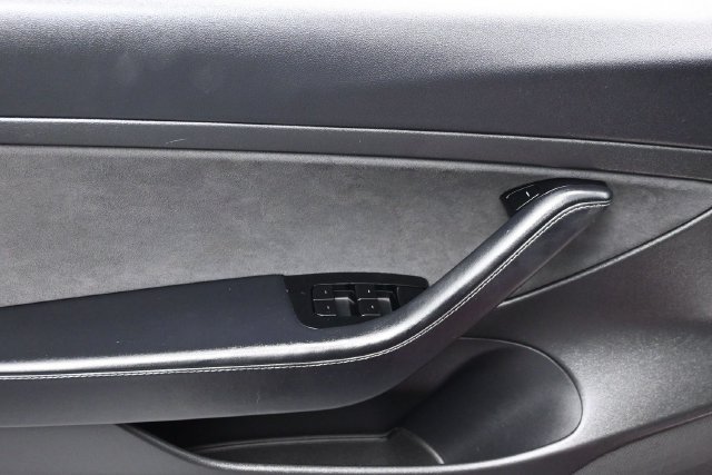 Used 2020 Tesla Model 3 Standard Range RWD image 7