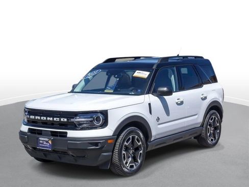 Used 2021 Ford Bronco Sport Outer Banks w/ Outer Banks Package AWD/4WD image 4