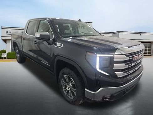Used 2022 GMC Sierra 1500 SLE AWD/4WD image 2