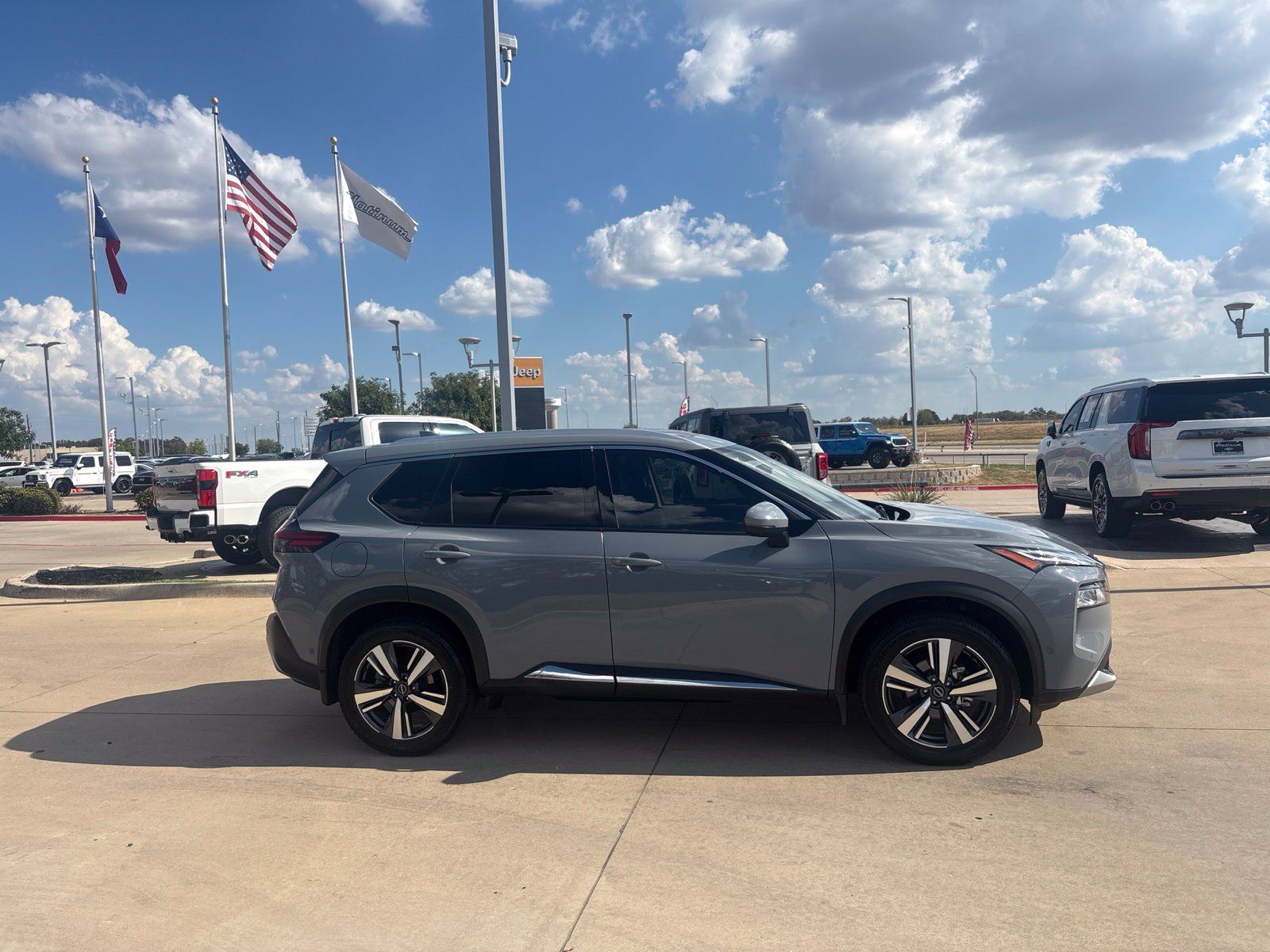 Used 2022 Nissan Rogue Platinum w/ Head-Up Display Package FWD image 7