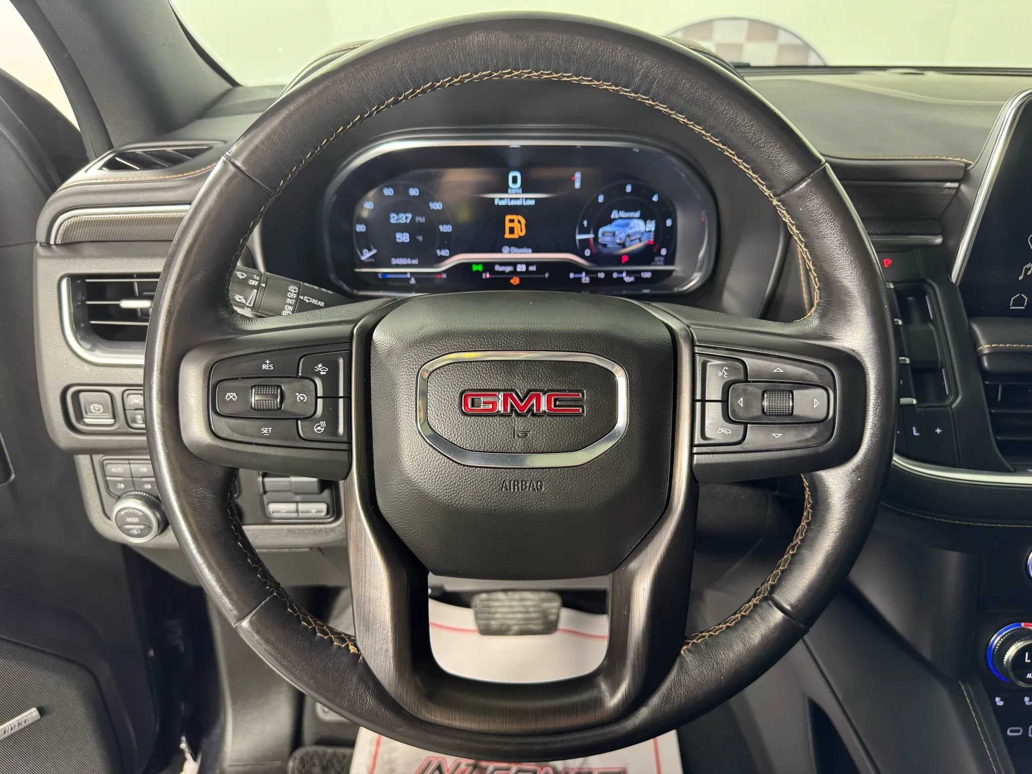 Used 2022 GMC Yukon AT4 AWD/4WD image 13