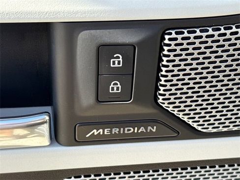 Used 2023 Land Rover Defender 130 First Edition image 20