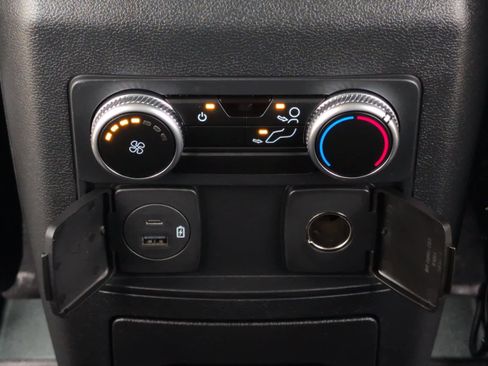 Used 2022 Ford Explorer XLT w/ Equipment Group 202A image 20