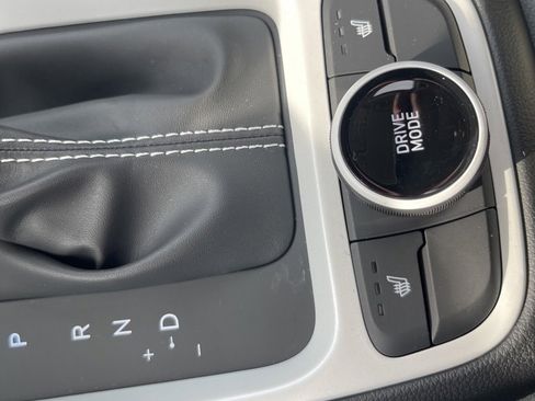 New 2025 Hyundai Venue Limited image 18