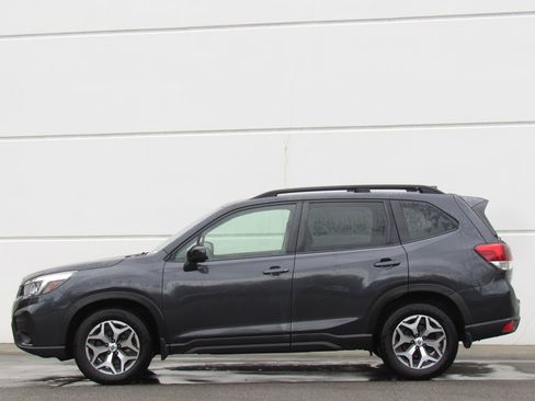 Used 2019 Subaru Forester Premium AWD/4WD image 4