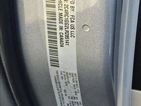 Used 2020 Chrysler Pacifica Limited image 23