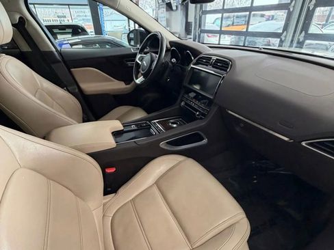 Used 2020 Jaguar F-PACE Prestige image 13
