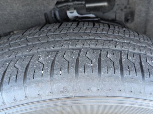 Used 2025 Nissan Rogue SV image 25