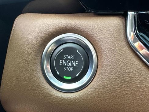 Used 2025 GMC Canyon AT4 w/ AT4 Premium Package image 30