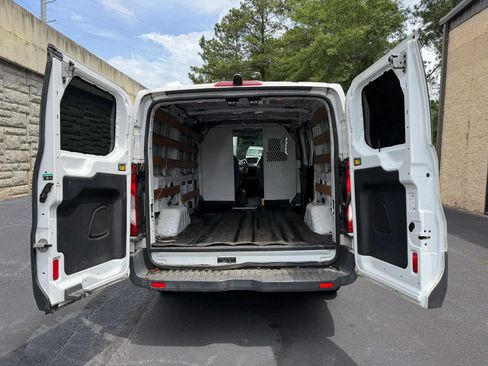 Used 2015 Ford Transit 250 130 Low Roof w/ Exterior Upgrade Package RWD image 20