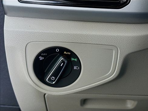 Used 2023 Volkswagen Atlas SE image 17