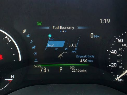 Used 2026 Toyota Sienna XLE FWD image 31