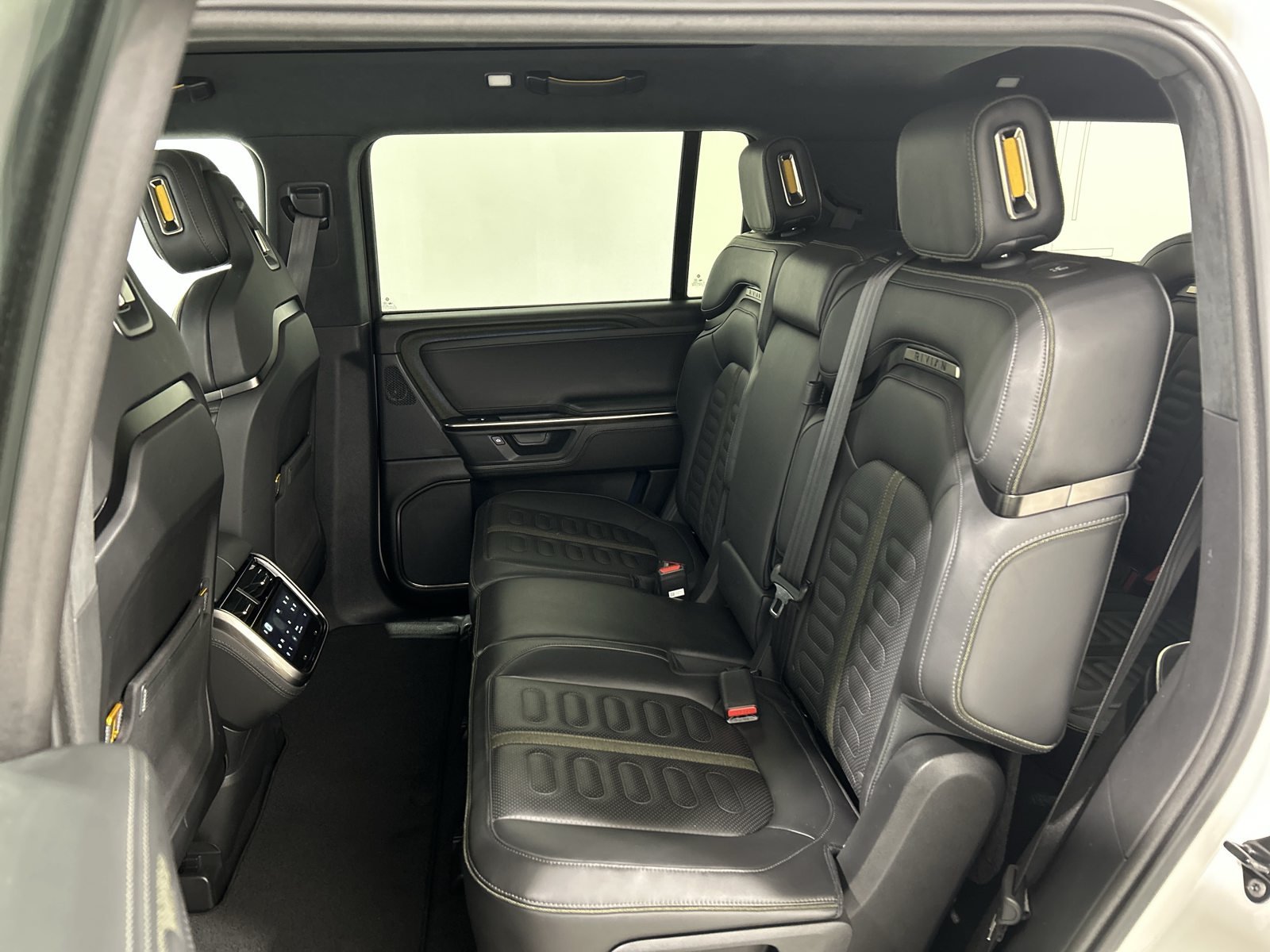 Used 2025 Rivian R1S Adventure Dual AWD/4WD image 21