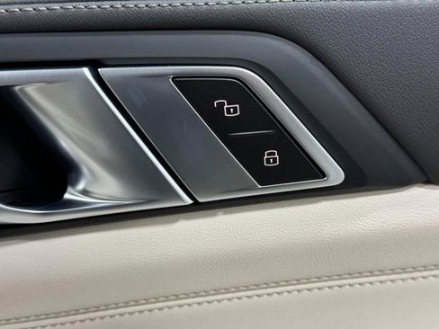 New 2026 BMW X7 xDrive40i w/ M Sport Package image 25