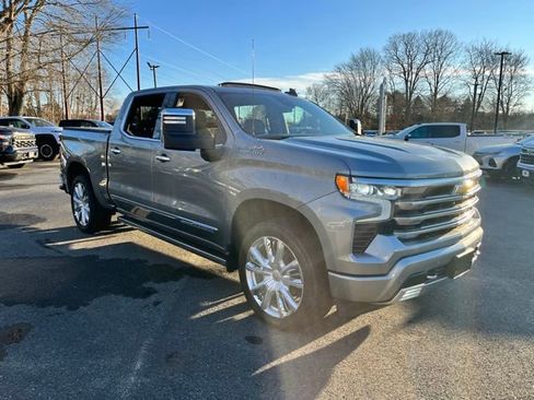 Used 2024 Chevrolet Silverado 1500 High Country w/ High Country Premium Package image 4
