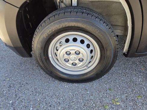 Used 2024 RAM ProMaster 2500 w/ Convenience Group image 22