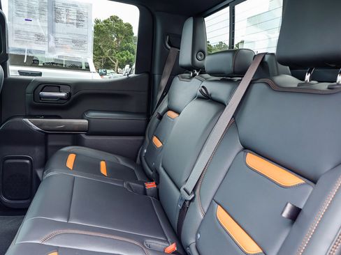 Used 2020 GMC Sierra 1500 AT4 w/ AT4 Premium Package AWD/4WD image 15