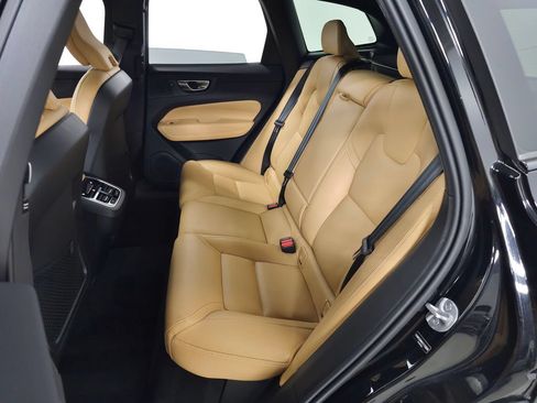 Used 2025 Volvo XC60 B5 Ultra w/ Protection Package Premier AWD/4WD image 35