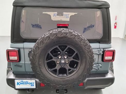 Used 2024 Jeep Wrangler Willys image 13