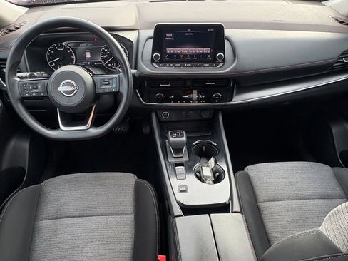 Used 2022 Nissan Rogue SV FWD image 14