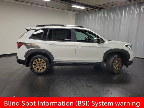 Used 2023 Honda Passport TrailSport image 9