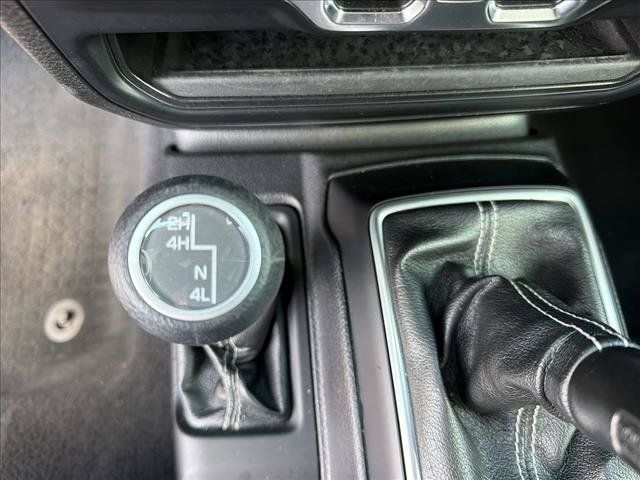 Used 2019 Jeep Wrangler Unlimited Sahara AWD/4WD image 16