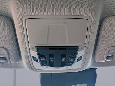 Certified 2025 Acura RDX w/ Technology Package image 27