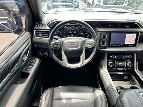 Used 2021 GMC Yukon Denali w/ Denali Premium Package AWD/4WD image 31
