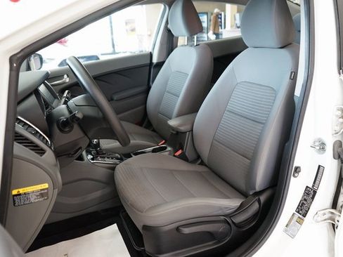 Used 2018 Kia Forte LX w/ LX Popular Package image 2