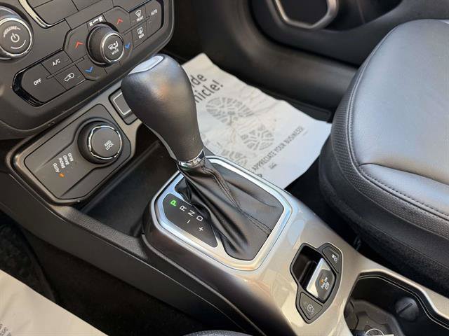 Used 2022 Jeep Renegade Limited w/ Sun, Sound & Wheels Group AWD/4WD image 18