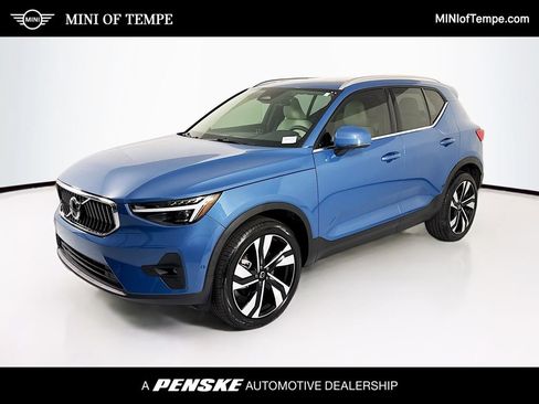 Used 2024 Volvo XC40 B5 Plus w/ Climate Package AWD/4WD image 1