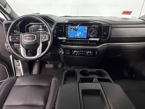Used 2025 GMC Sierra 1500 SLT AWD/4WD image 14