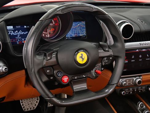 Used 2019 Ferrari Portofino image 15