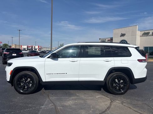 New 2026 Jeep Grand Cherokee L 4WD image 2