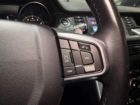 Used 2019 Land Rover Discovery Sport SE AWD/4WD image 19